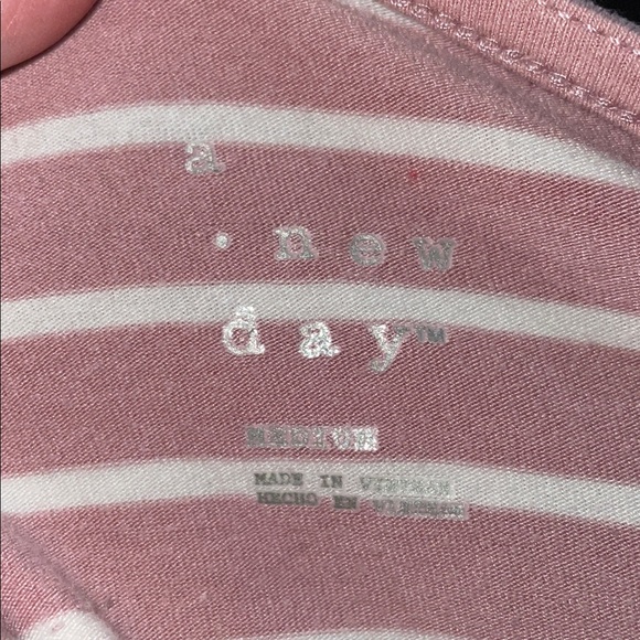 Pink Striped Tee 🌸🤍 - Picture 10 of 10